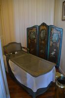 Metallbadewanne mit Stoff ausgeschlagen