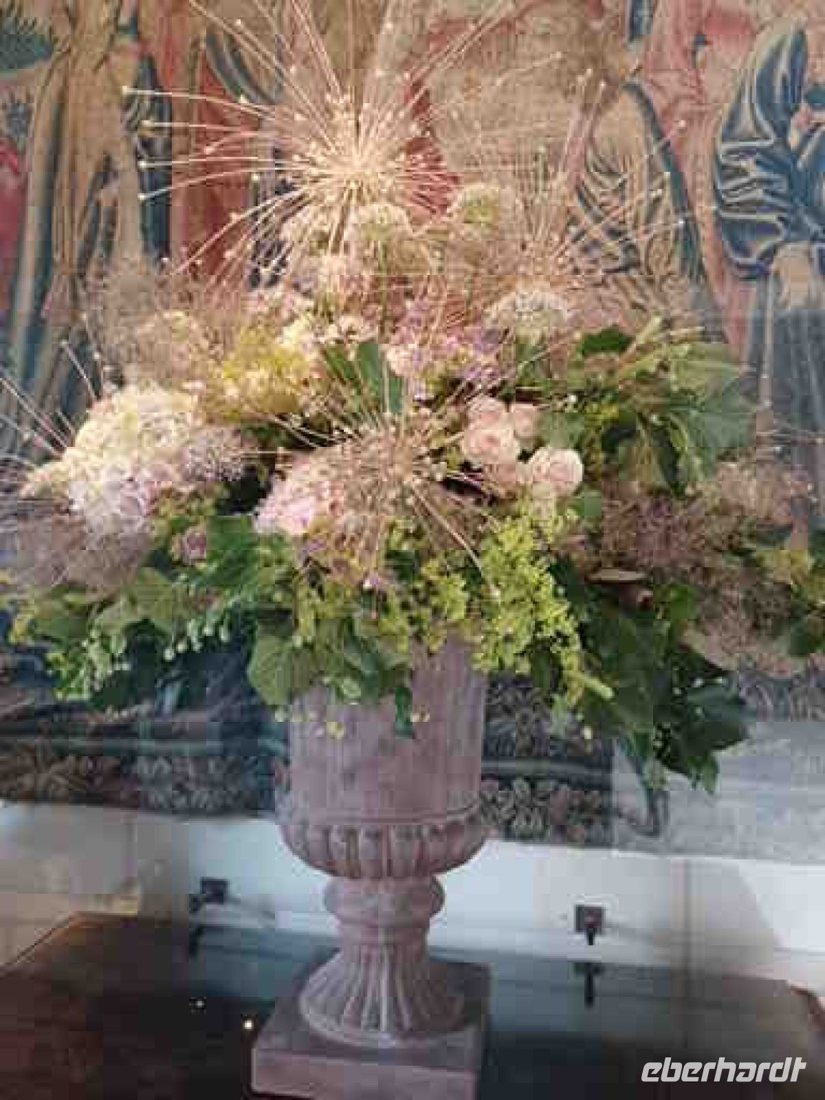 Frischer Blumenstrauß im Wanddekor