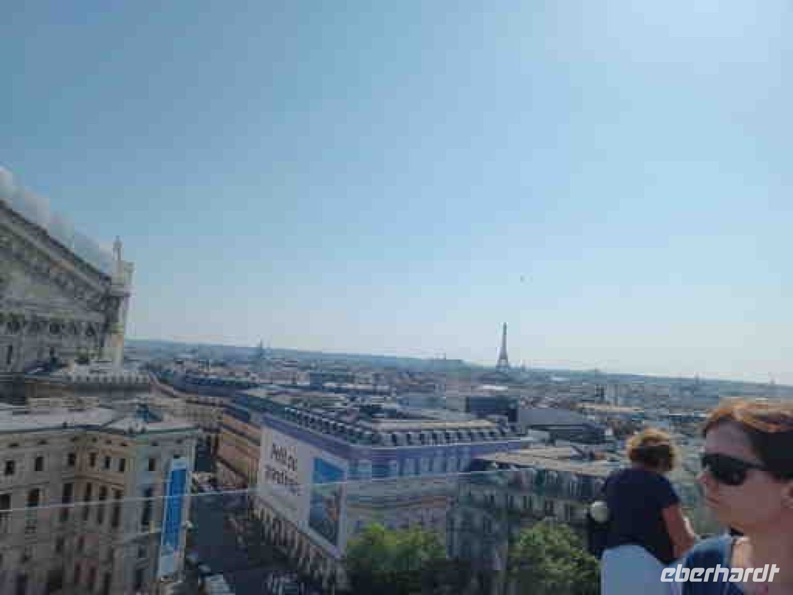 Blick von der Dachterrasse Lafayette mit Eiffelturm