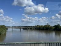 Fahrt über die Loire nach Tours