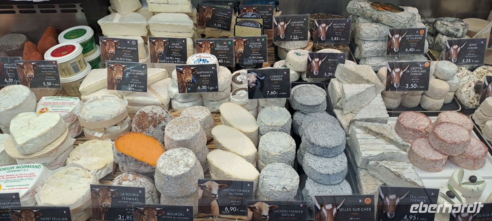 Tours, Käsetheke in der Markthalle