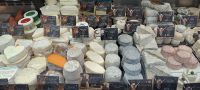 Tours, Käsetheke in der Markthalle