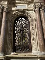 Blick ins Grab von St. Remi