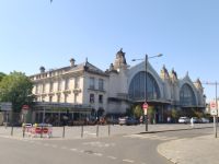 Bahnhofgebäude, Tours