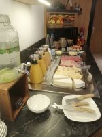 Frühstücksbuffet im Novotel Hotel in der Nähe von Schloss Fontainebleau