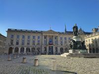 Reims (Place Royale bzw. Königsplatz mit Denkmal für Ludwig XV.)  &ndash; &copy; Katrin Deutschbein (Eberhardt TRAVEL)