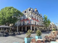 Reims (Place d‘Erlon - Ernest Hemingway Café) &ndash; &copy; Katrin Deutschbein (Eberhardt TRAVEL)