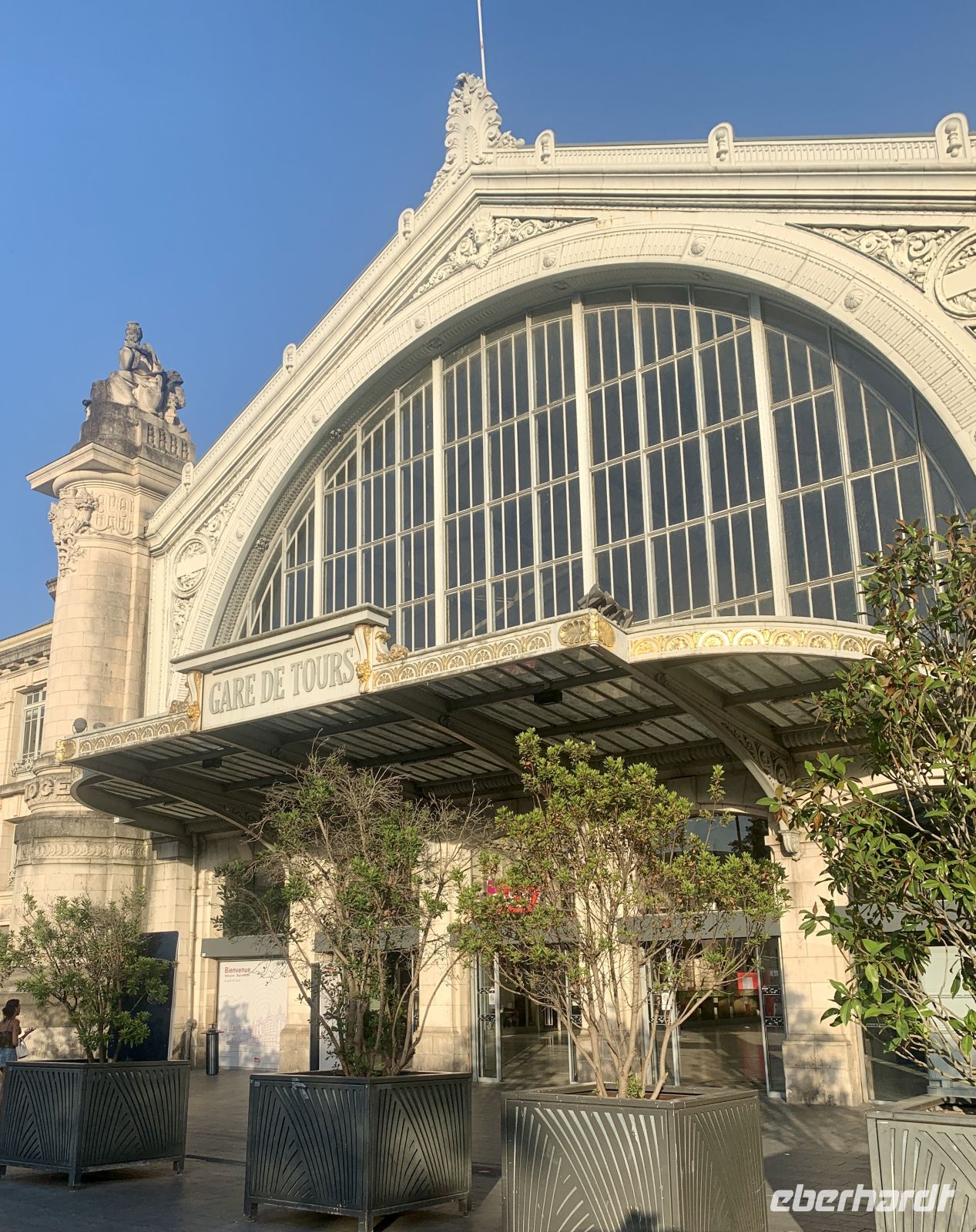 Tours Bahnhof  &ndash; &copy;  (Eberhardt TRAVEL)