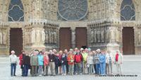 vor der Kathedrale Notre Dame in Reims 