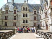 vor dem Wasserschloss Azlay-le-Rideau 