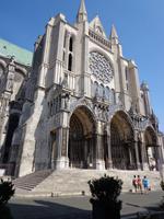 Chartres, Außenansicht des Gotteshauses 