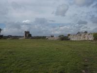 Pevensey Castle - Reste der römischen Mauer