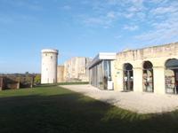 im Inneren der Burg Falaise