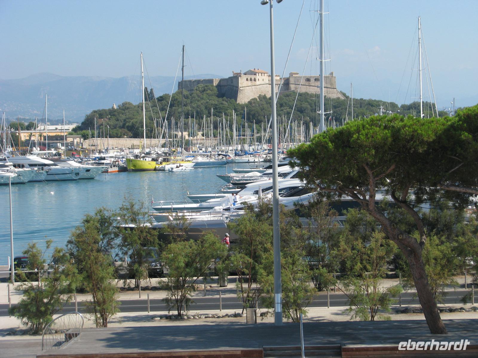 Blick zum Fort von Antibes