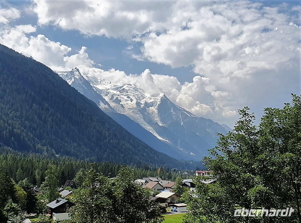 Das Mont Blanc Massiv über Chamonix