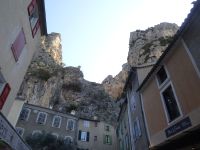 Moustiers-St.-Marie, Blick zum Felsplateau