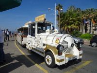 Cannes, Petit Train zur Rundfahrt bereit