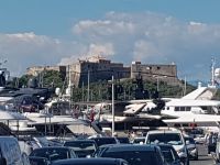 Antibes Hafen mit Festung von Vauban