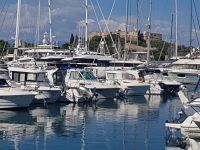 Antibes Hafen mit Festung von Vauban