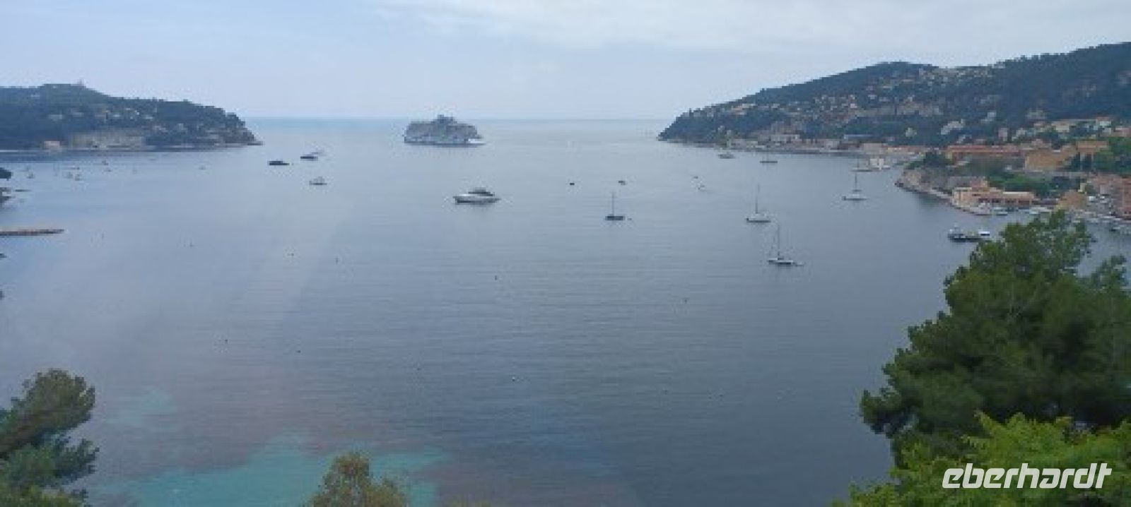 Nizza - Bucht mit Kreuzfahrtschiff