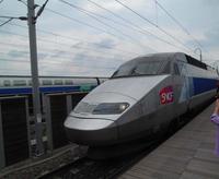 Der TGV fährt ein