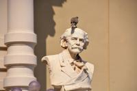 Vor der Oper