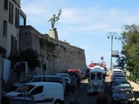 040 Bonifacio