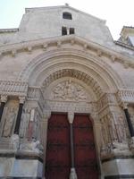 alte Kathetrale in Arles