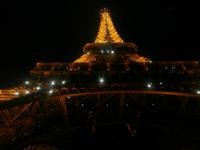 Der beleuchtete Eiffelturm