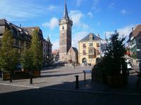 Obernai, Blick über den Marktplatz, rechts Rathaus, links 