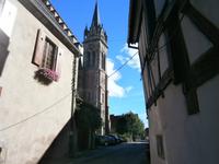 Der Kirchturm von Dambach la Ville