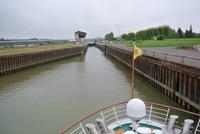 A-rosa Luna in der Schleuse