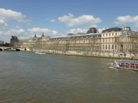 Paris - Blick über Seine zum Louvre