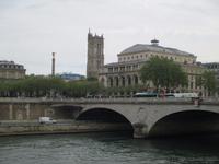  Tour Saint Jacques und Fontaine du Palmier 