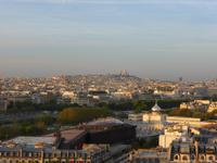 Eiffelturm - Blick von 1. Etage  zum Montmartre