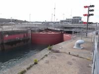 Gezeitenkraftwerk und Schleuse an der Rance