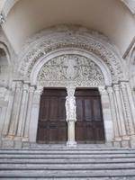 Eingangsportal der Kathedrale von Autun mit berühmtem Tympanon