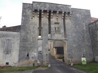 Eingangstor nach Flavigny-sur-Ozerain