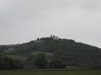 schon von weitem sieht man die Basilika von Vezelay