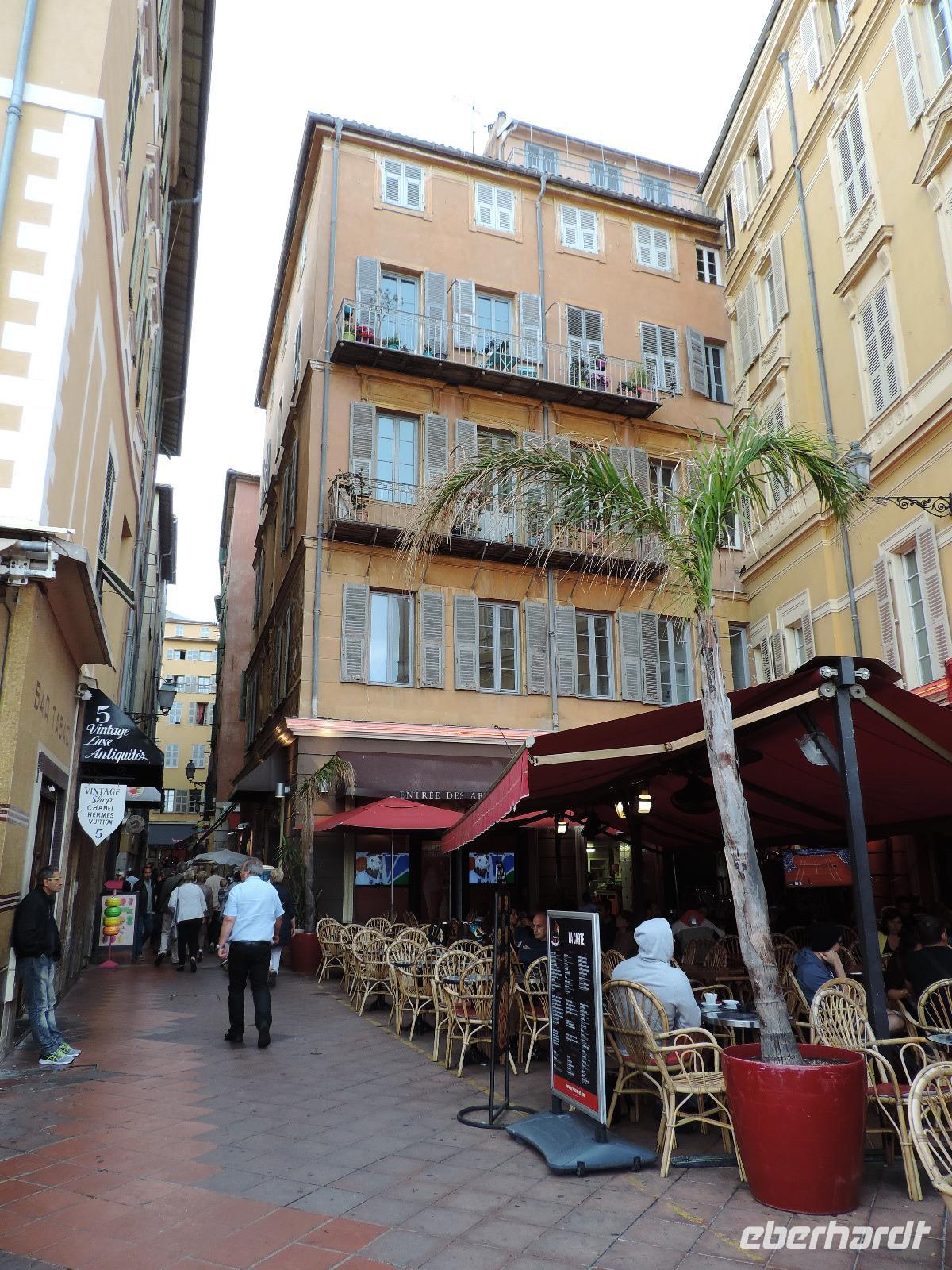 13 Stadtrundgang in Nizza - schöne Cafés