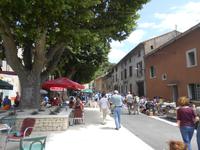 001. Flohmarkt Mornas