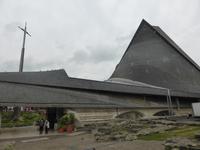 Rouen - Kirche am Alten Markt mit Kreuz der Johanna von Orleans