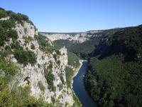 Ardeche an der Höhle Madelaine
