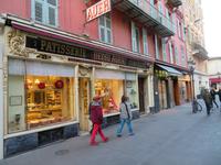 025- Die schönen Lade in Nizza