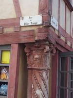 Dafür ist Le Mans bekannt: Häuser mit Ecksäulen