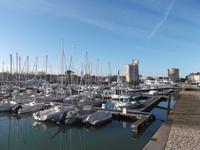 Hafen von La Rochelle mit Tour St.Nicholas (links) und Kettenturm (rechts) 