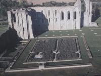 die Abtei von Maillezais mit Kathedrale war einst Bischofssitz (vom Foto abfotografiert!)