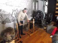 alte Seilerei im Marinearsenal von Rochefort, Vorführung im Seiledrehen