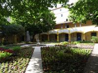 Arles -  Krankenhaus(Innenhof), wo sich van Gogh nach seinem Ohrenschnitt behandeln ließ