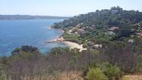 Blick auf eine kleine Bucht bei St. Tropez 